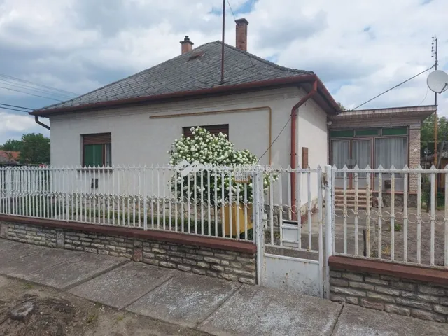 Eladó ház Izsák 76 nm
