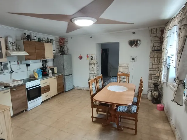 Eladó ház Izsák 170 nm
