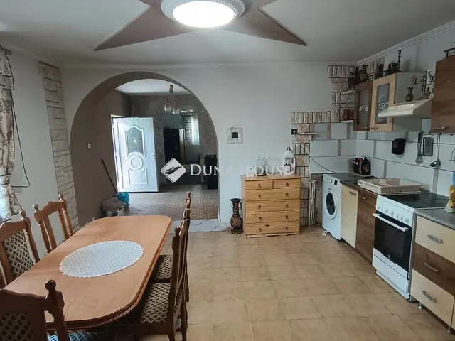 Eladó ház Izsák 75 nm