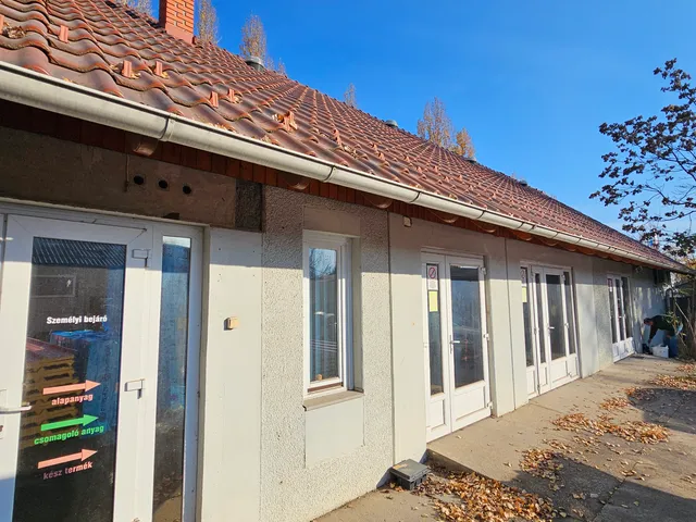 Eladó kereskedelmi és ipari ingatlan Kecskemét 300 nm