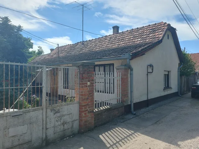 Eladó ház Izsák 56 nm