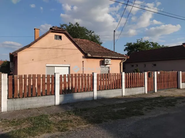 Eladó ház Izsák 75 nm