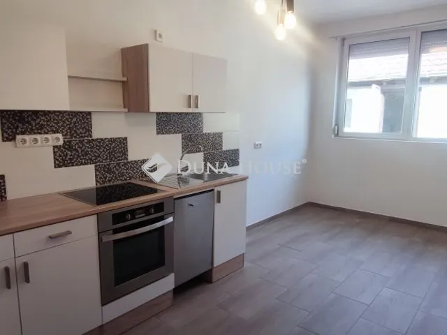 Kiadó ház Kecskemét 66 nm