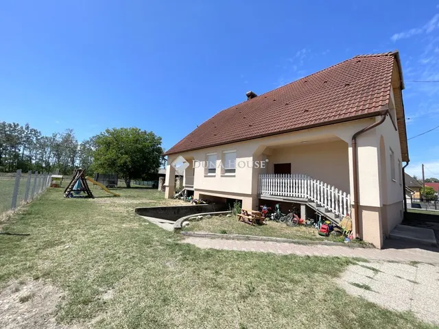 Eladó ház Kunadacs 100 nm