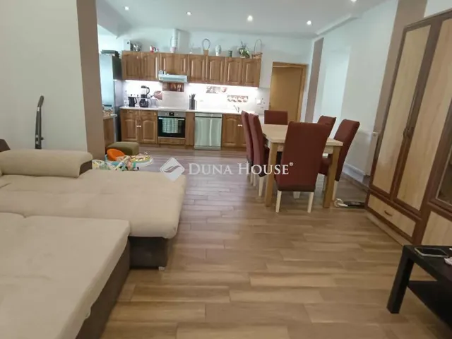 Eladó ház Lajosmizse 120 nm