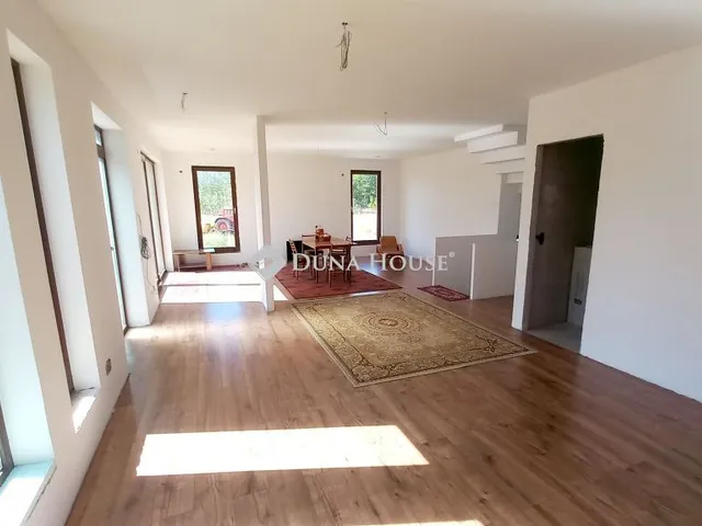 Eladó ház Ballószög 190 nm