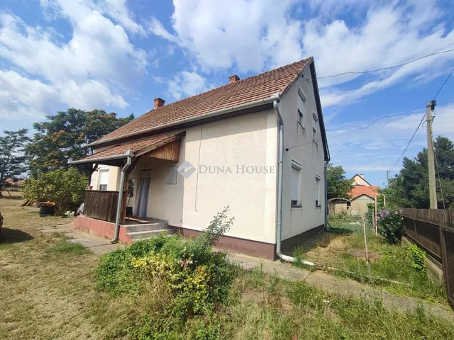 Eladó ház Tiszaug 108 nm
