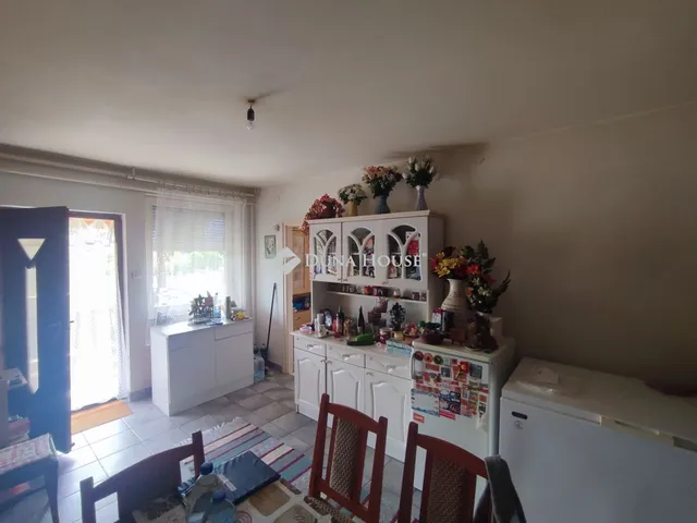 Eladó ház Tiszaug 108 nm
