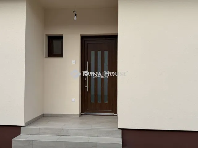 Eladó ház Kecskemét, Vándor utca 90 nm