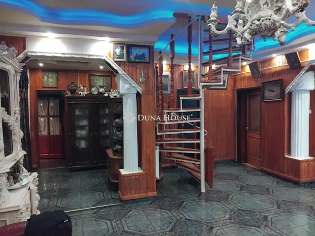 Eladó ház Kunszentmárton 259 nm