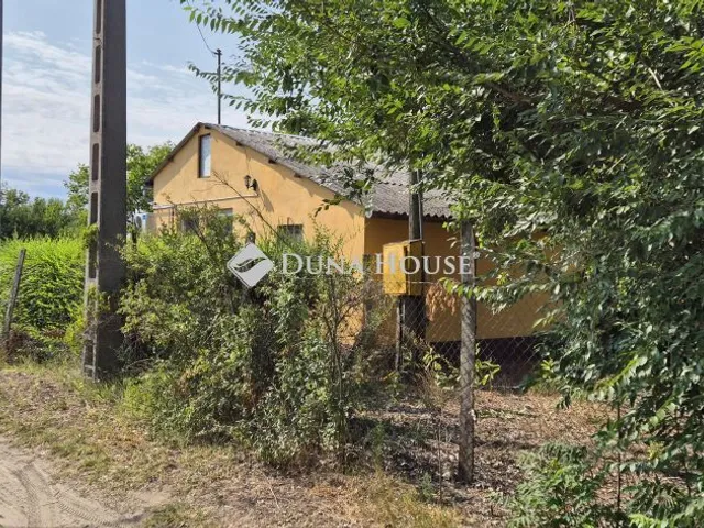 Eladó telek Kecskemét 2518 nm