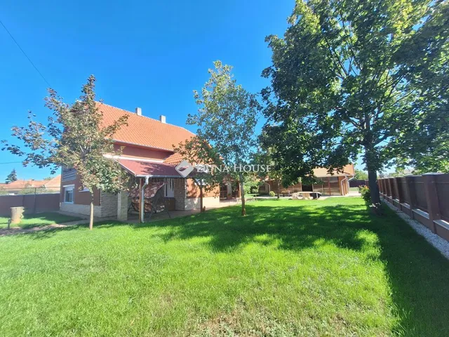 Eladó ház Tiszaföldvár 163 nm
