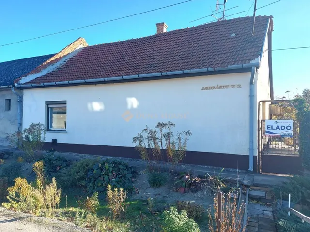 Eladó ház Izsák 80 nm
