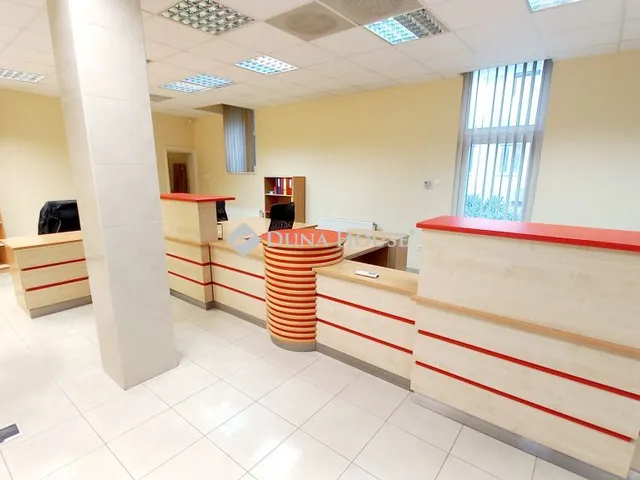 Kiadó kereskedelmi és ipari ingatlan Kecskemét 125 nm