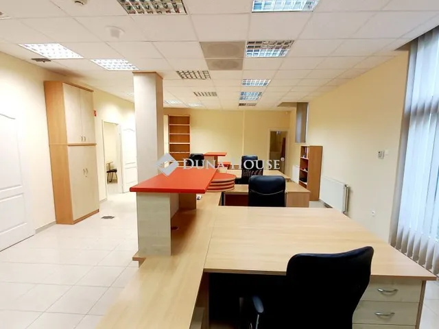 Kiadó kereskedelmi és ipari ingatlan Kecskemét, Frangepán sétány 125 nm