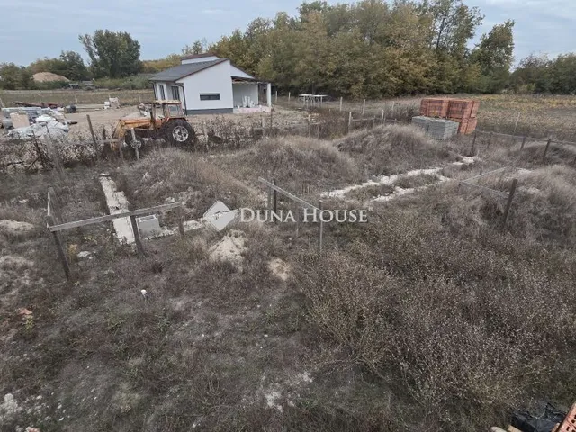 Eladó telek Lajosmizse 800 nm