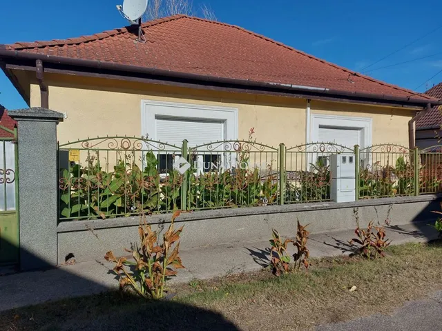 Eladó ház Csengőd, Tompa Mihály utca 81 nm