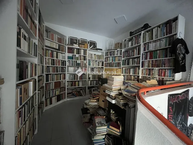 Eladó kereskedelmi és ipari ingatlan Kecskemét 70 nm