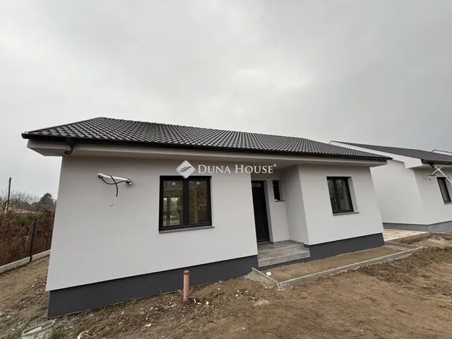 Eladó ház Cegléd 65 nm