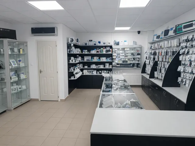 Eladó kereskedelmi és ipari ingatlan Nagykőrös 49 nm