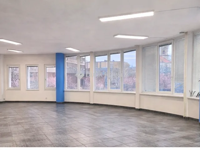 Kiadó kereskedelmi és ipari ingatlan Kecskemét 108 nm