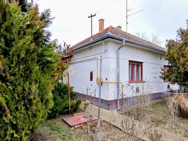 Eladó ház Nyárlőrinc 64 nm