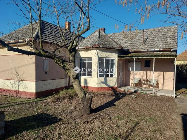 Eladó mezőgazdasági ingatlan Páhi, I. körzet tanya 65 nm