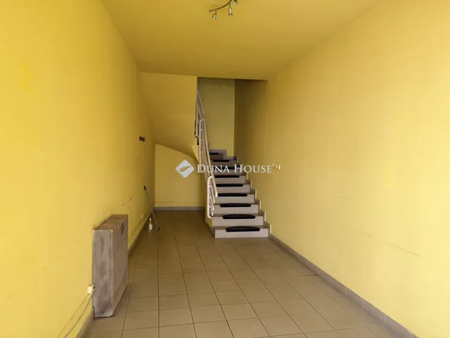 Kiadó kereskedelmi és ipari ingatlan Kecskemét, Dobó István körút 113 nm