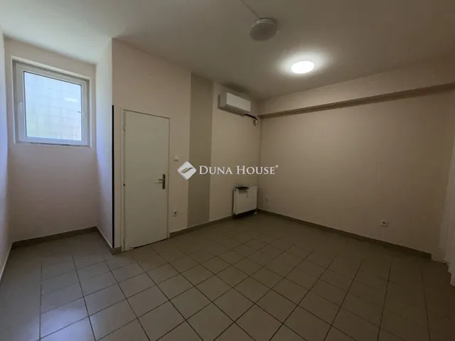 Kiadó kereskedelmi és ipari ingatlan Kecskemét 23 nm