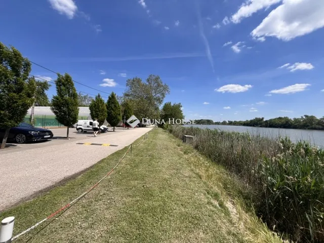 Eladó telek Csongrád 640000 nm