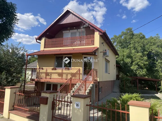 Eladó ház Tiszakécske 140 nm