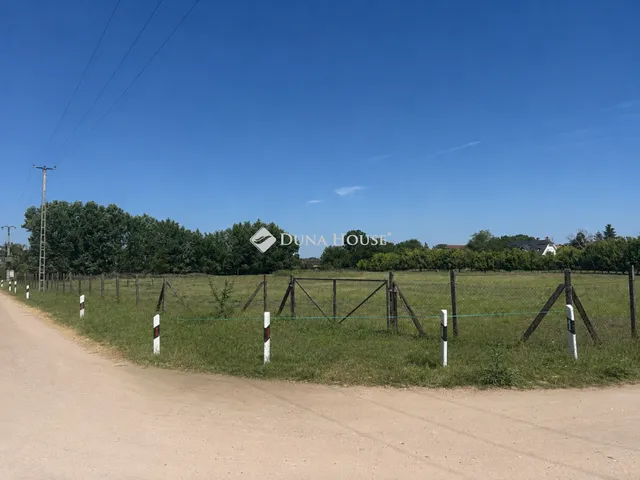 Eladó telek Kecskemét 8094 nm