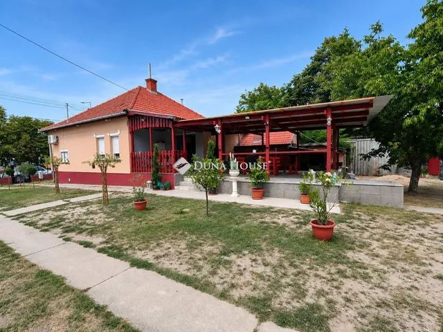 Eladó ház Izsák 162 nm