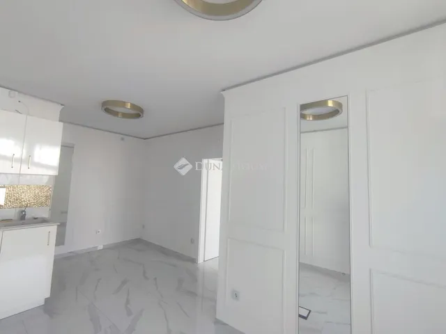 Kiadó kereskedelmi és ipari ingatlan Kecskemét 33 nm