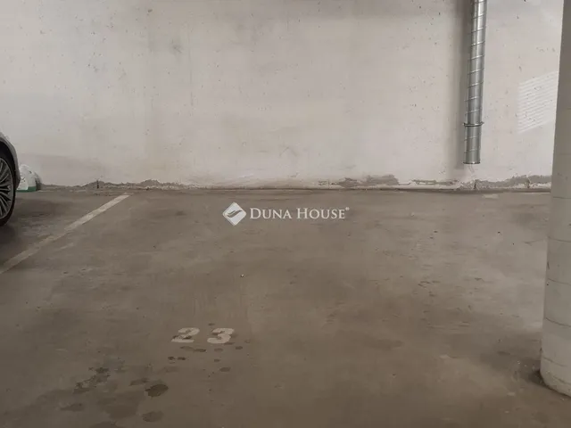 Kiadó garázs Kecskemét, Katona József utca 27 nm