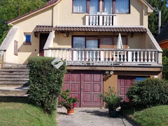 Eladó ház Dunaharaszti, Alsó-Duna sor 230 nm