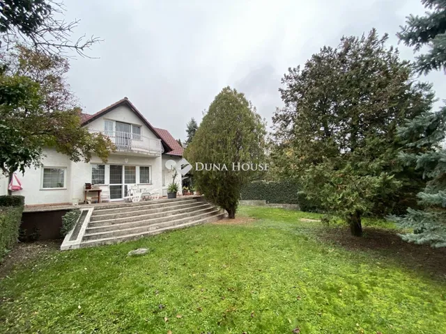 Eladó ház Budaörs, Budapesti út 458 nm