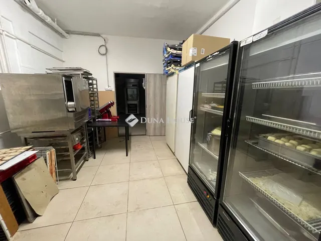 Kiadó kereskedelmi és ipari ingatlan Budapest XXI. kerület 1400 nm