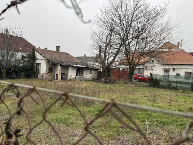 Kiadó telek Budapest XVI. kerület, Kisszentmihály, Rákóczi út 108. 430 nm