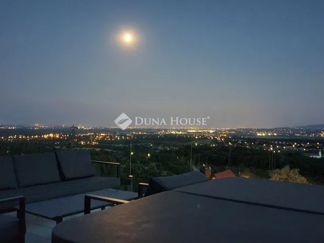 Kiadó ház Szentendre 197 nm