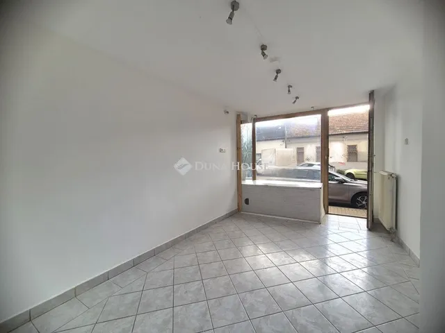 Kiadó kereskedelmi és ipari ingatlan Budapest III. kerület 20 nm