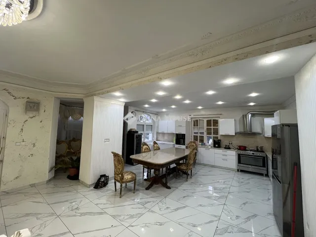 Eladó ház Budakalász 300 nm