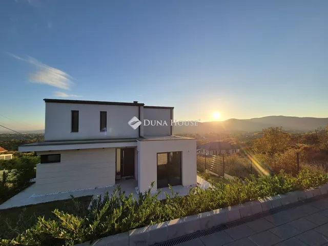 Eladó üdülő és hétvégi ház Szentendre 162 nm