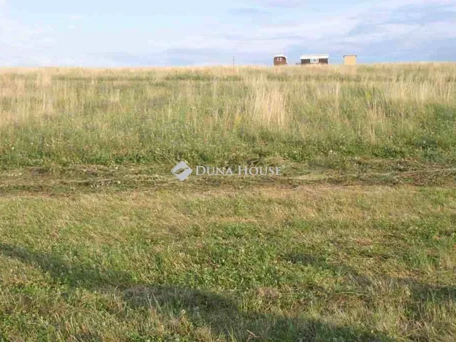 Eladó telek Verőce 59377 nm