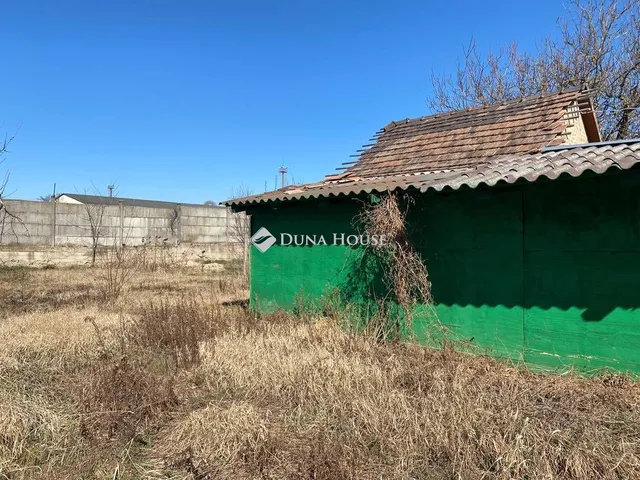 Eladó telek Vác, Sánc utca 408 nm