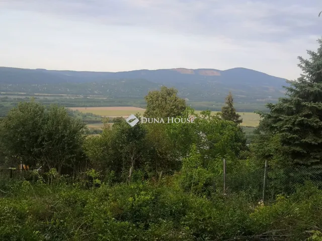 Eladó telek Dunabogdány 712 nm