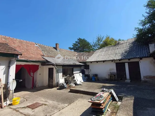 Eladó kereskedelmi és ipari ingatlan Nógrád, Hunyadi utca 176 nm