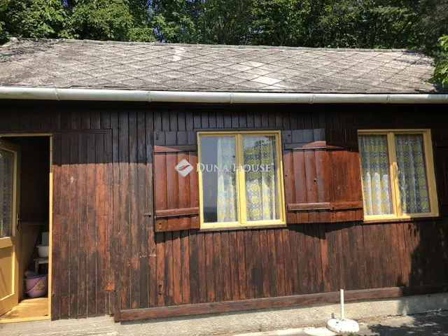 Eladó telek Vác 1086 nm