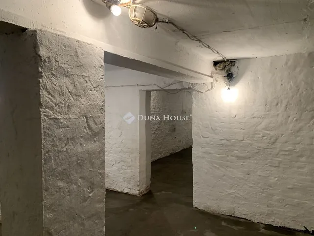 Eladó kereskedelmi és ipari ingatlan Budapest IX. kerület 81 nm