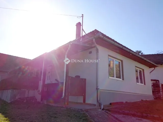 Eladó ház Kemence 112 nm
